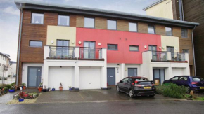 St Stephens Court, Marina